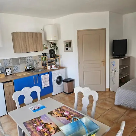 Lägenhet Studio Cosy Avec Terrasse, Plage Des Chalets A Gruissan